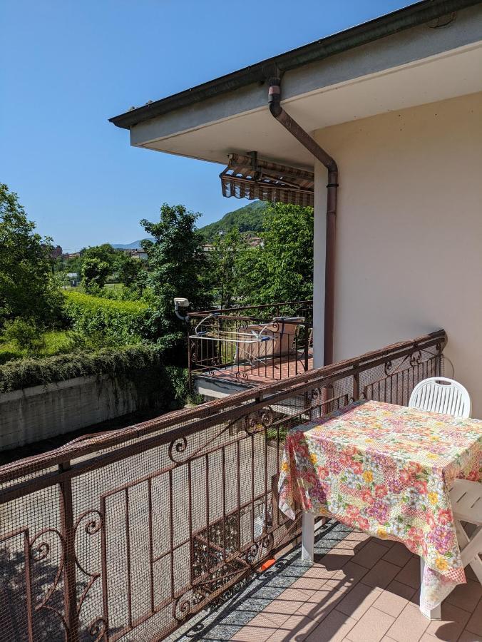 Relax E Passeggiate Tra Laghi E Monti Lägenhet Casale Corte Cerro Exteriör bild